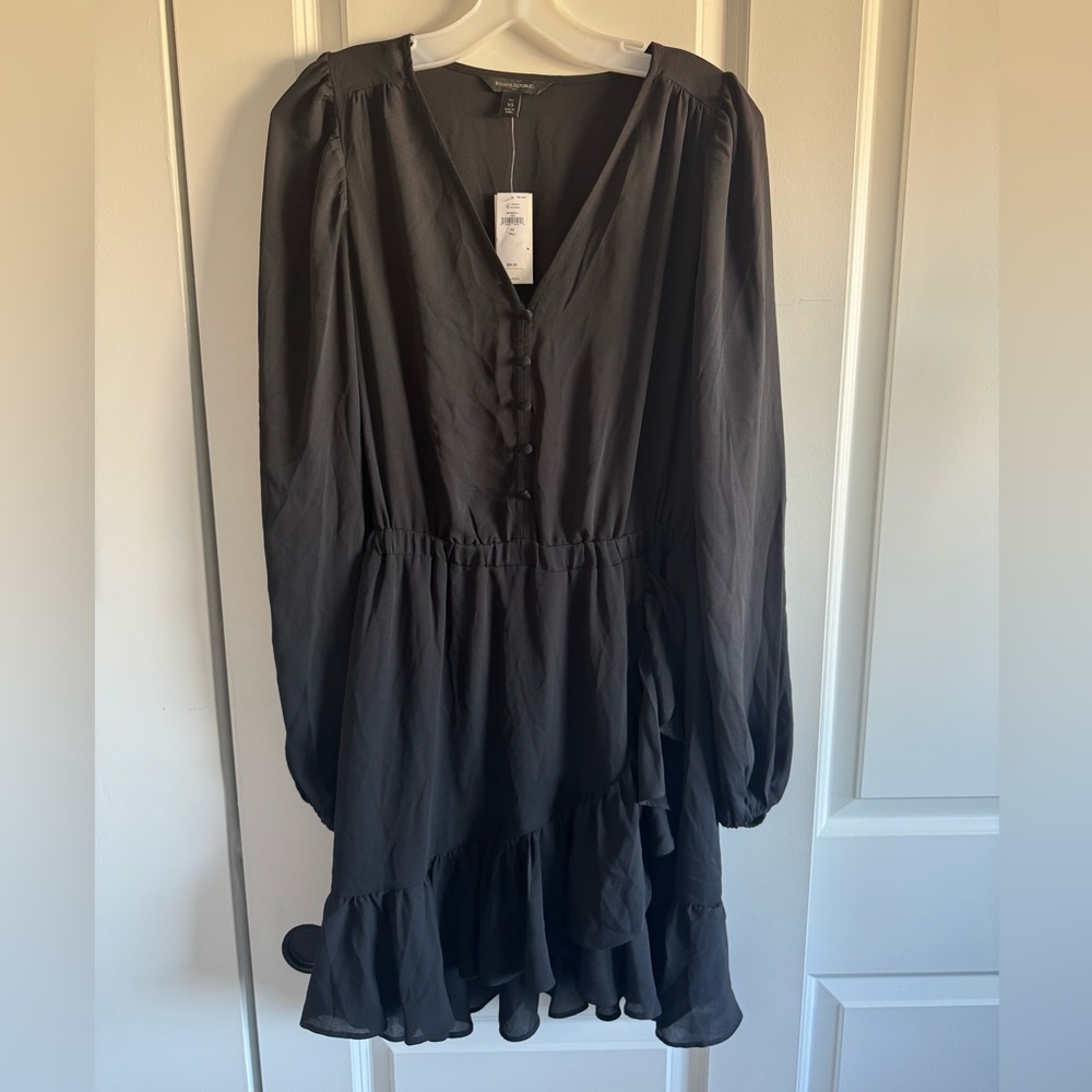 Banana Republic Elegant Black Long Sleeve Dress